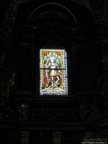 Кафедральный Собор , Чаша Святого Грааля и вид сверху