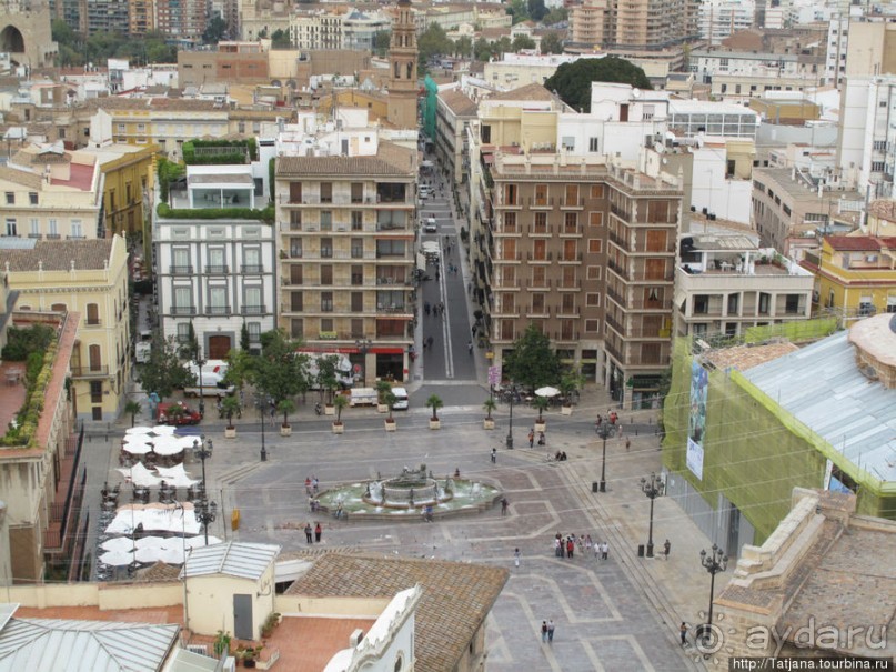 Кафедральный Собор , Чаша Святого Грааля и вид сверху