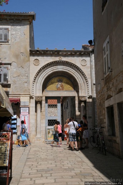 Прекрасная Евфразиева базилика в Хорватии и свет истинный