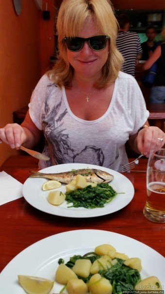 Отличный ресторанчик с видом на 3D крест