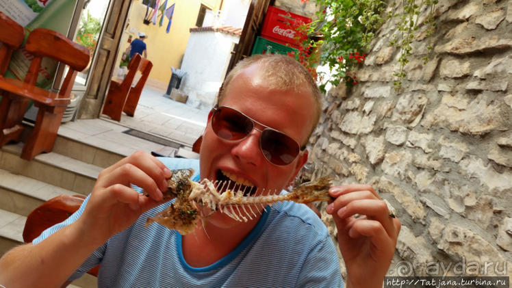 Отличный ресторанчик с видом на 3D крест