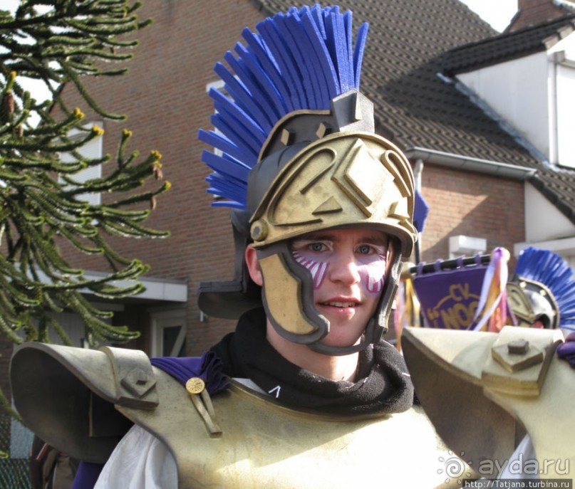 Альбом отзыва "Всматриваясь в лица Карнавала"