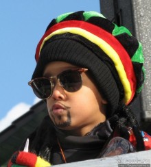 Альбом отзыва "Всматриваясь в лица Карнавала"