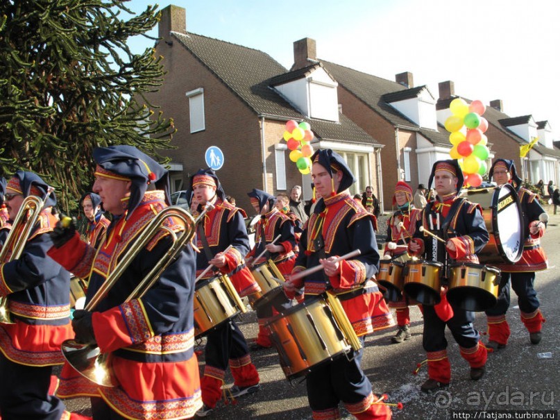 Всматриваясь в лица Карнавала