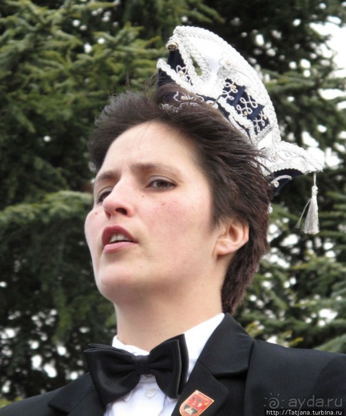 Альбом отзыва "Всматриваясь в лица Карнавала"