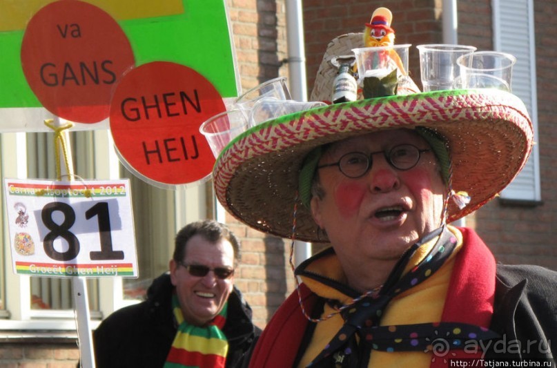 Альбом отзыва "Всматриваясь в лица Карнавала"