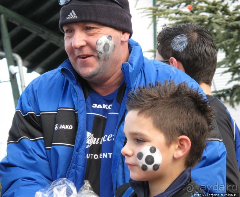 Альбом отзыва "Всматриваясь в лица Карнавала"