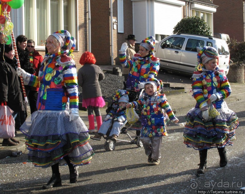 Всматриваясь в лица Карнавала