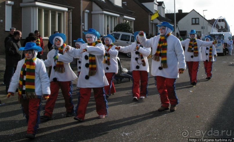 Всматриваясь в лица Карнавала