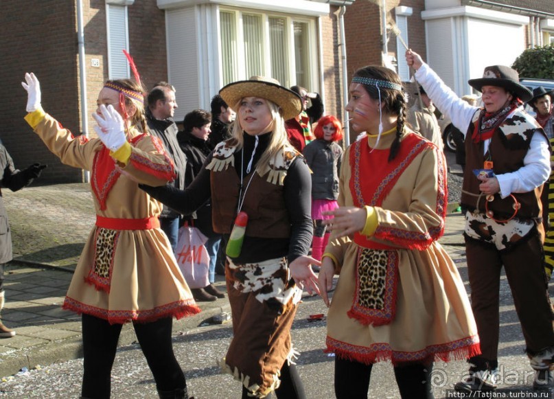 Всматриваясь в лица Карнавала