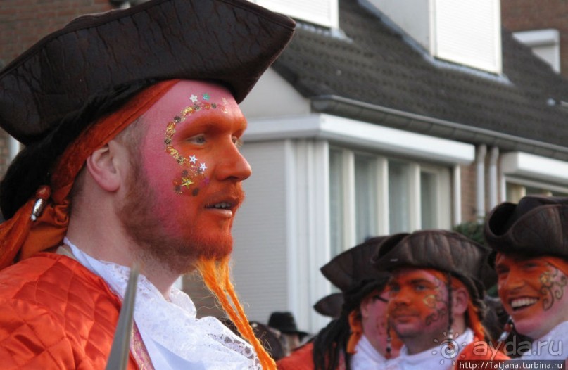 Всматриваясь в лица Карнавала