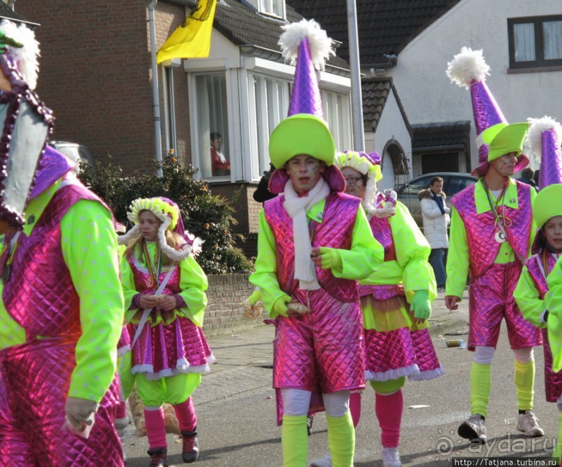 Всматриваясь в лица Карнавала