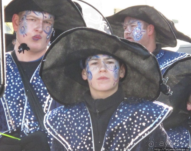 Всматриваясь в лица Карнавала