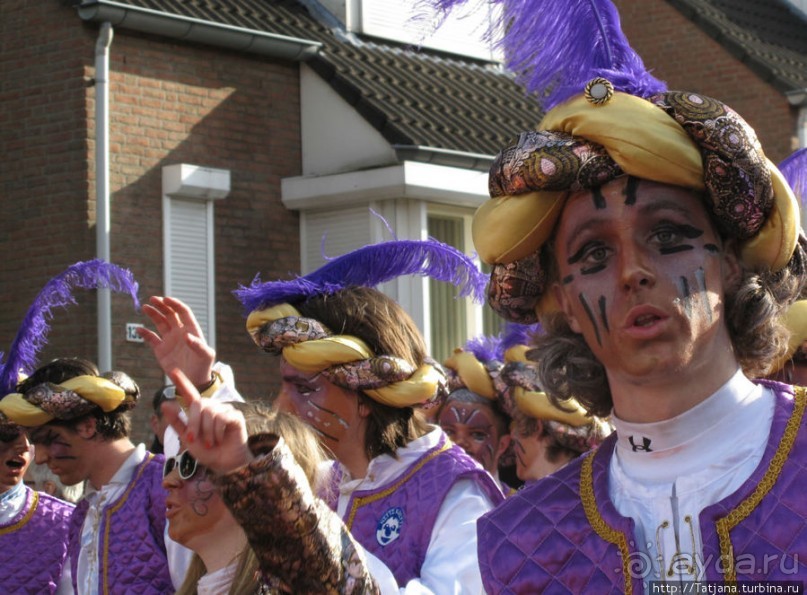 Всматриваясь в лица Карнавала