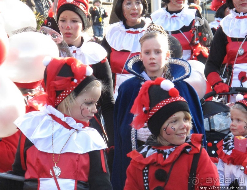 Всматриваясь в лица Карнавала