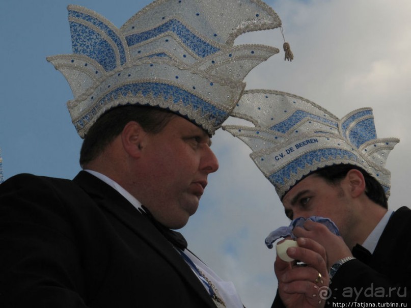 Всматриваясь в лица Карнавала