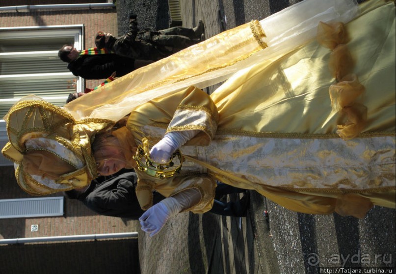 Всматриваясь в лица Карнавала