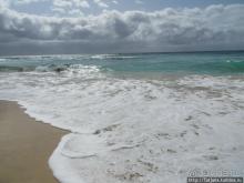 Воскресный рынок, рыба меч и рыбаки деревни Санта-Мария