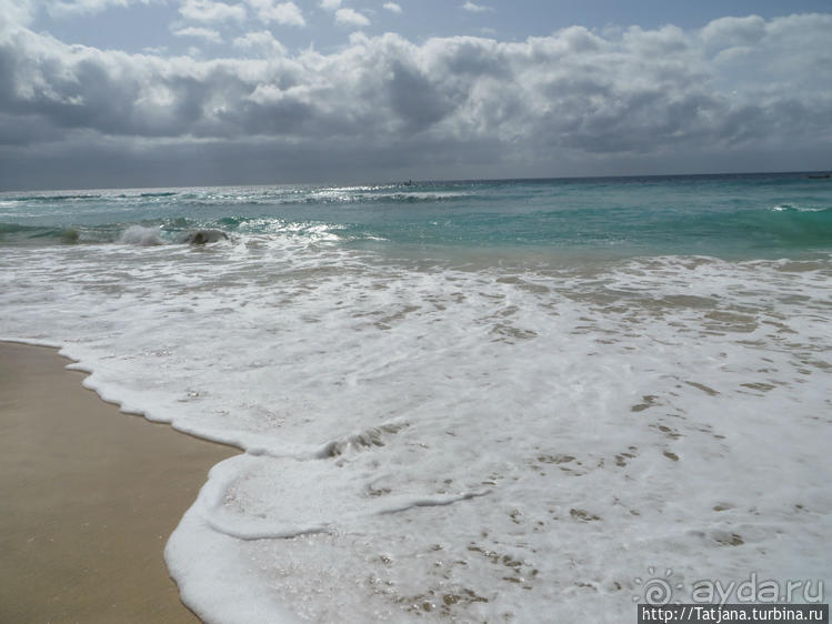 Воскресный рынок, рыба меч и рыбаки деревни Санта-Мария