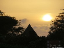 Широкий и прекрасный пляж и музыка волн