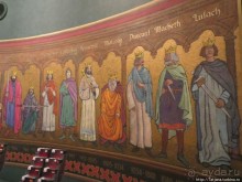 Посетить замок и прислониться к стенам средневековья