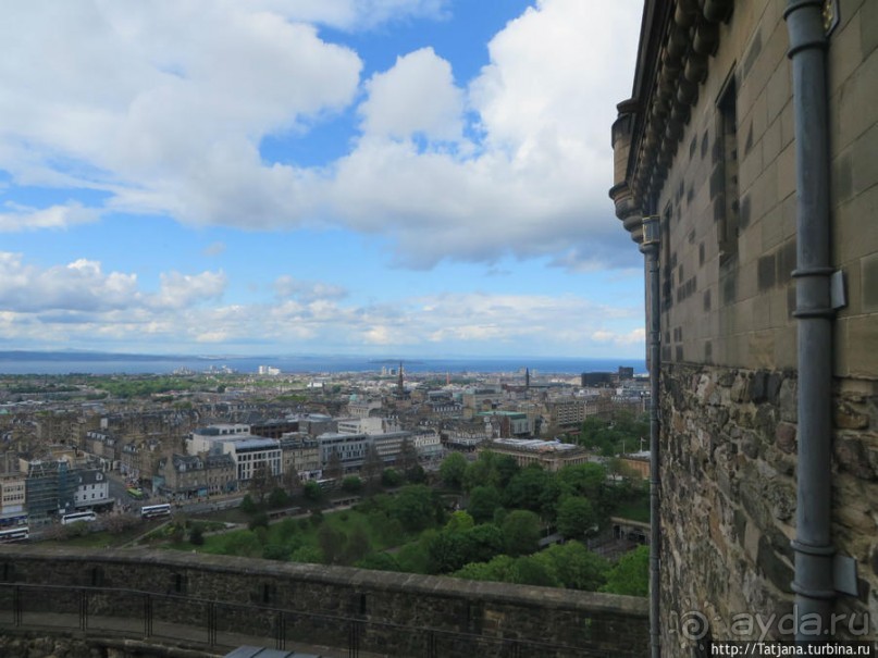 Посетить замок и прислониться к стенам средневековья
