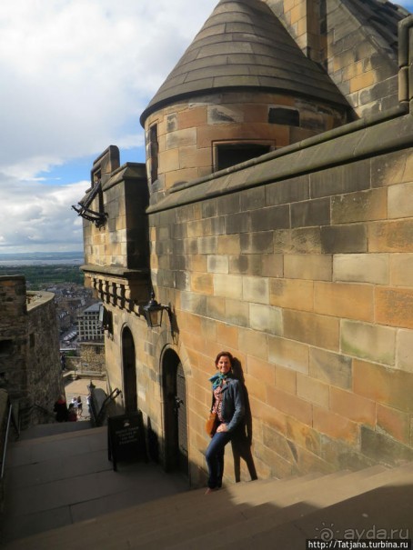 Посетить замок и прислониться к стенам средневековья