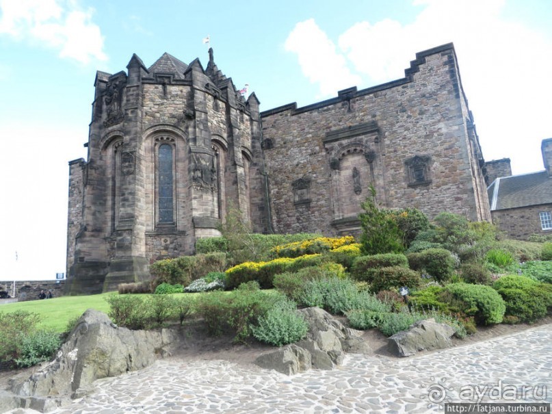 Посетить замок и прислониться к стенам средневековья