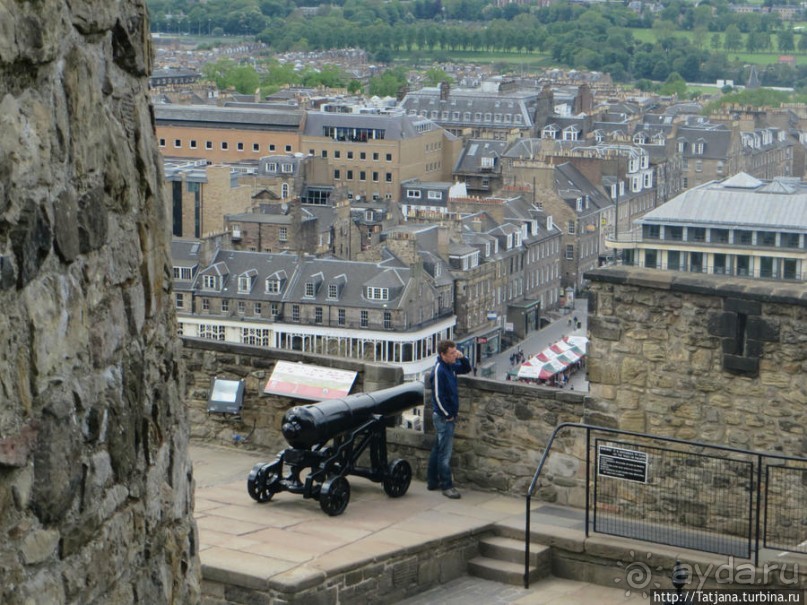 Посетить замок и прислониться к стенам средневековья