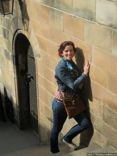 Посетить замок и прислониться к стенам средневековья