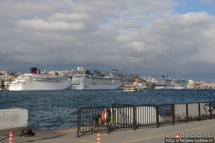 Путешествие по Босфору на кораблях или лодках