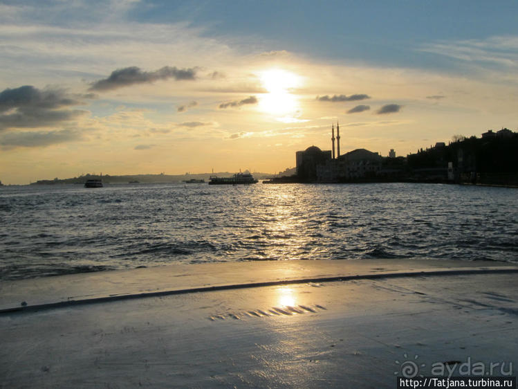 Путешествие по Босфору на кораблях или лодках