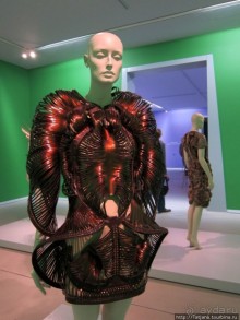 Альбом отзыва "Гронингер музей и его антураж..."