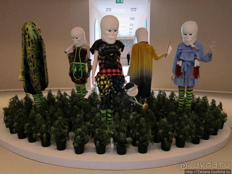 Гронингер музей и его антураж...