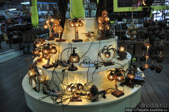 Плавучий рынок на реке Квай