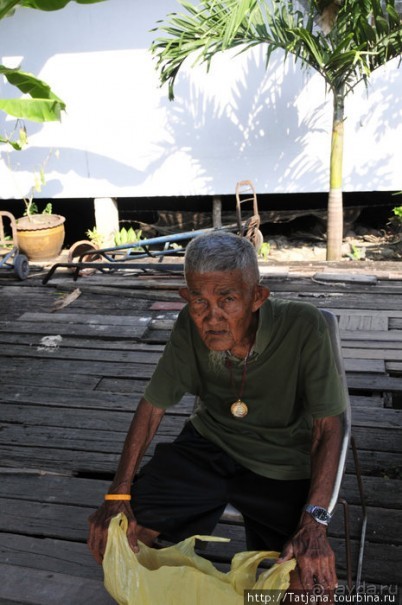 Плавучий рынок на реке Квай