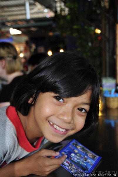 Плавучий рынок на реке Квай