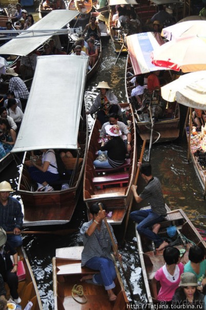 Плавучий рынок на реке Квай