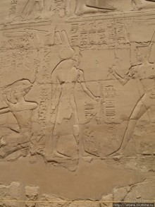 Пустыня ... жара и великолепие Луксора