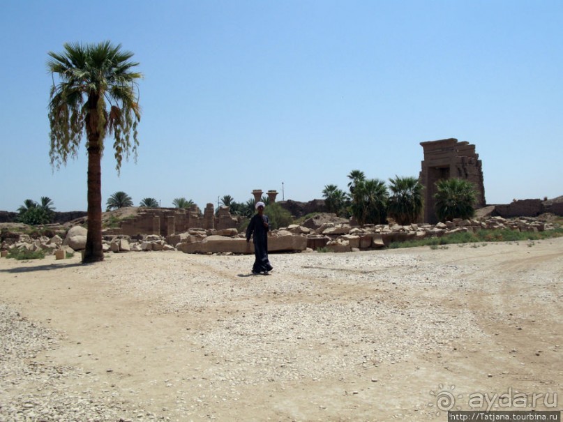 Пустыня ... жара и великолепие Луксора