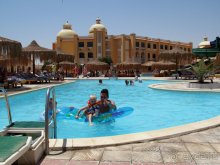 Отдых с детьми в любое время года -hotel "Albatros Resort"