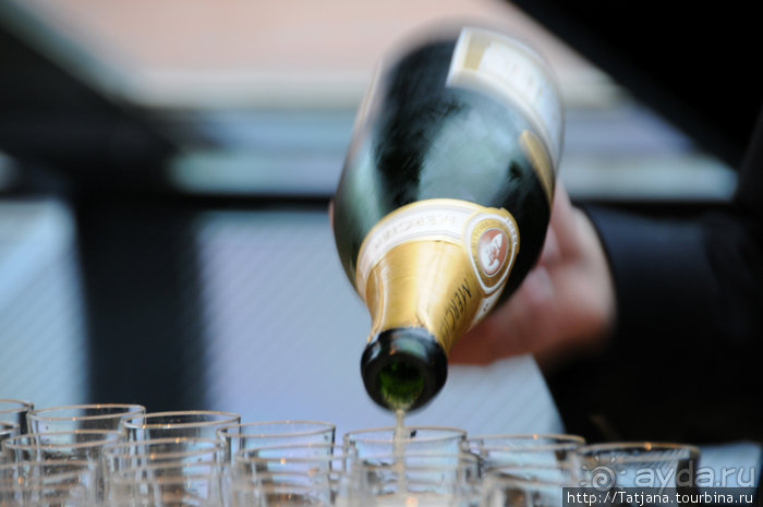 Настоящее Шампанское и немного деталей.