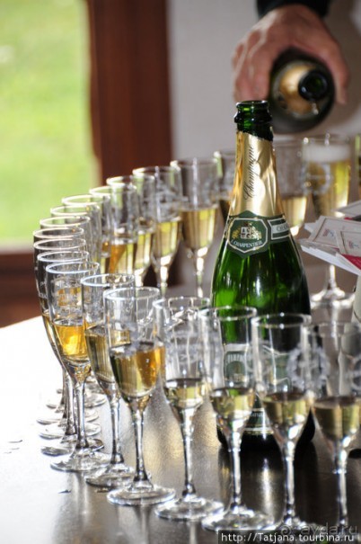 Настоящее Шампанское и немного деталей.