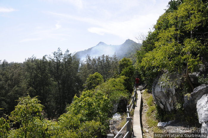 Национальный парк Сам Рой Йот - «Гора 300 вершин»