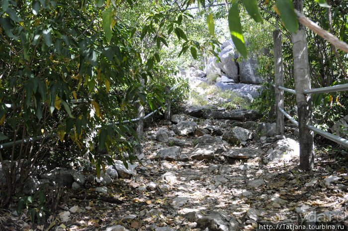 Национальный парк Сам Рой Йот - «Гора 300 вершин»