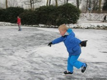 Альбом отзыва "Наконец - то замерз "Уточкин" пруд... и все идут на каток"