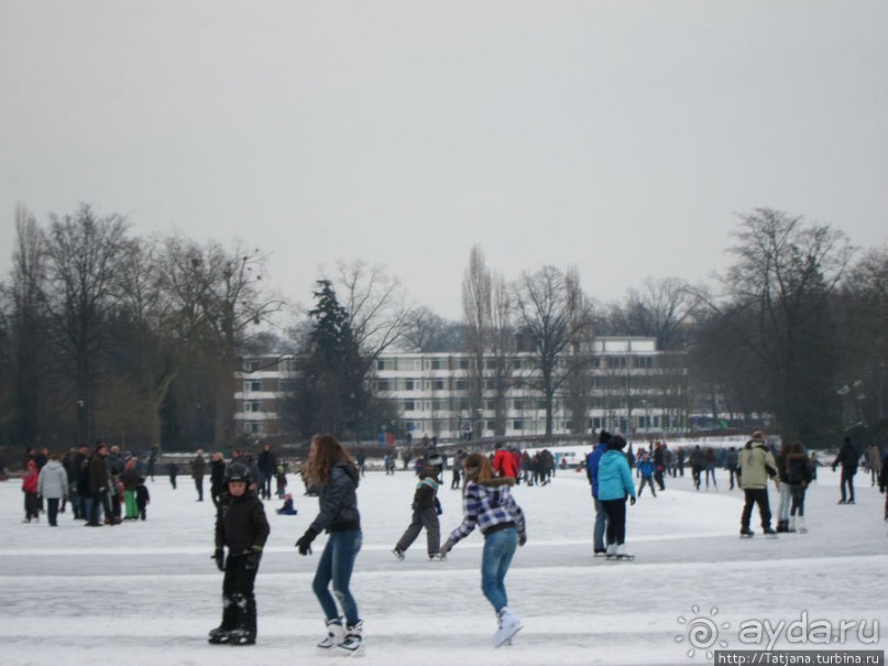 Наконец - то замерз "Уточкин" пруд... и все идут на каток