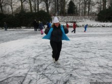 Наконец - то замерз "Уточкин" пруд... и все идут на каток