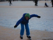 Наконец - то замерз "Уточкин" пруд... и все идут на каток