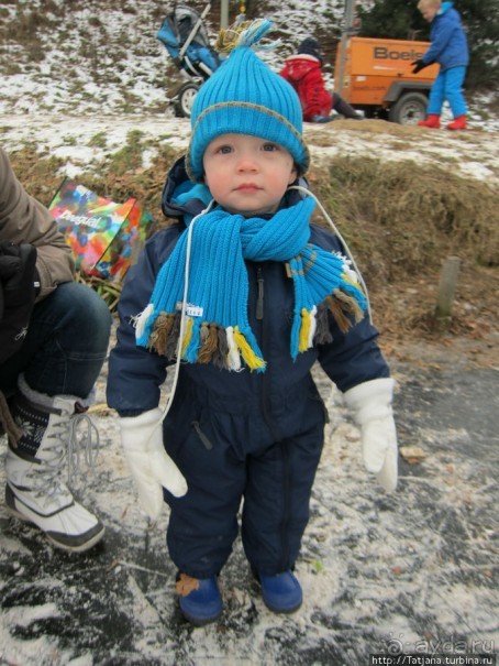 Наконец - то замерз "Уточкин" пруд... и все идут на каток